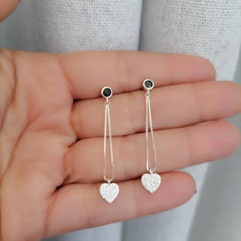 $18.500 ✨ DELICADEZA QUE ENAMORA ✨
Aros finos y elegantes que combinan la sutile