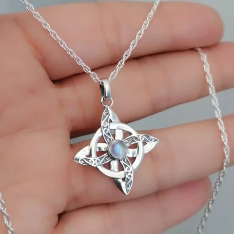 $36.000 ✨ MAGIA Y PROTECCIÓN ✨
Un amuleto lleno de magia y conexión espiritual. 
