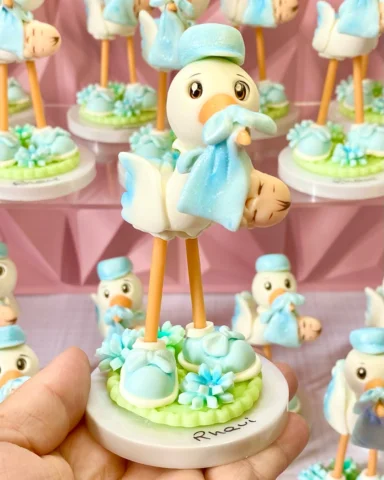 Essa foi uma semana de muitas cegonhas aqui no Ateliê, é um tema que as mamães a