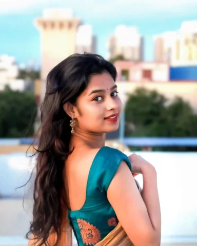 Gorgeous 🥰 
Follow @janany_addictz
.
#janany #jananyarmy #jananykunaseelan #big