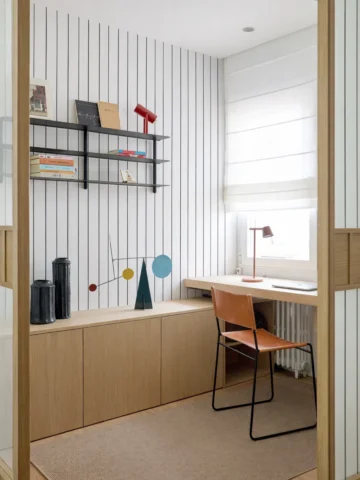 Mobiliario diseñado a medida, proporciones muy estudiadas, materiales que enveje