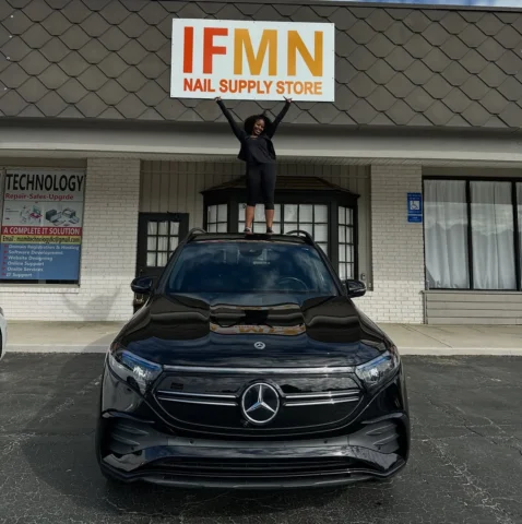 Started with a chair…
turned my Stone Mountain nail salon into a supply store 🧡