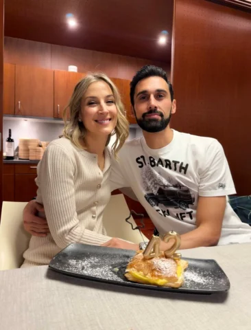 ¡Muchas felicidades, @carlota_ruiz ! Otro cumpleaños más juntos, ya van 25, y si
