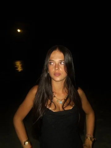 petites photos sur une plage en Corse à Bastia avec une lune orange 🌖🤗 (Si il 