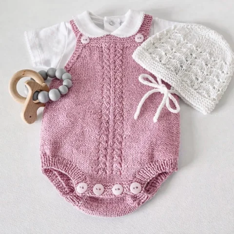 🌸 Fall Romper 🌸 Pattern is available in my Ravelry and Etsy shops. Check out m