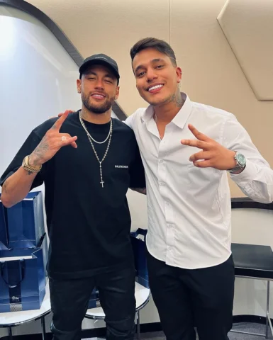 @neymarjr 🤍🇫🇷🇧🇷
