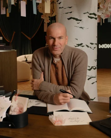 Friend of the Maison Zinedine Zidane delighted in the art of writing at “The Mon