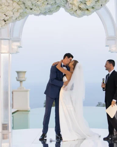 Mr & Mrs Courtois 🤍

Thank you to the best team!
Production & Design: @sky_prod