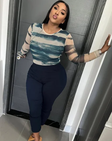 A kiss for the weekend 😘 To all my hard working people have a great weekend 🥰�