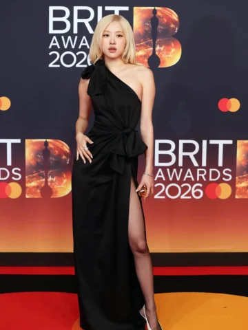 International song of the year and my first ever @brits 🖤🖤🖤 Pinch me now 

@y