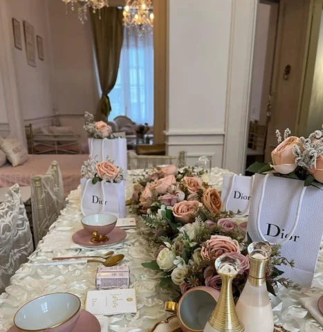 En la Belle Epoque, suite apart y salón de Té Princess.
Jadore, lovers. 
Acompañ