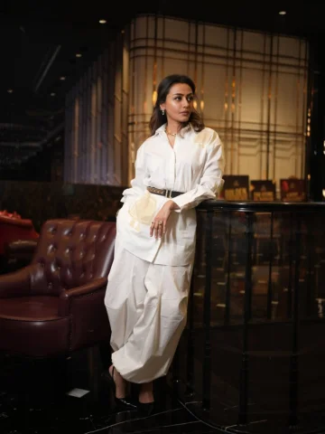 Same outfit, different moods ☀️🌙

Outfit: @houseofmasaba @masabagupta 
HMU: @th