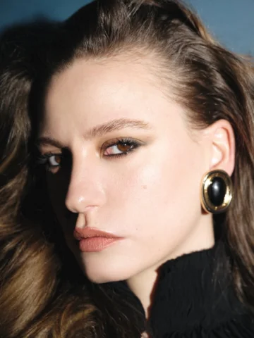 🖤
@lorealparis 
@vogueturkiye 

Fotoğraf: @vivienneandtamas
Moda Direktörü: @ec