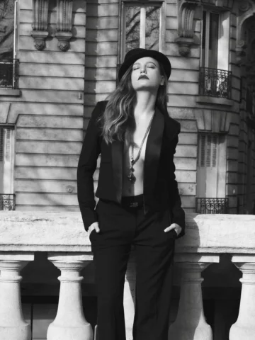 🖤
@lorealparis 
@vogueturkiye 

Fotoğraf: @vivienneandtamas
Moda Direktörü: @ec