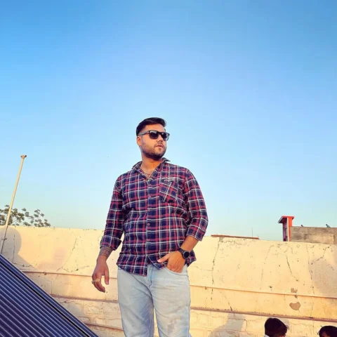 the sun chooses on whom to shine✨💎