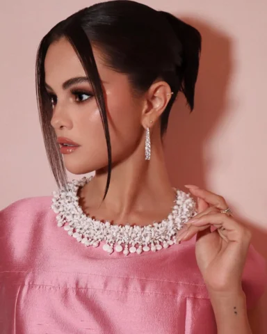 @SelenaGomez for the launch of @RareBeauty’s True to Myself Natural Matte Longwe