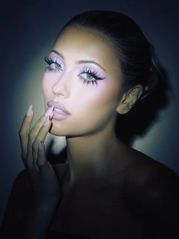Needed a little drama in my life so I called LEX 📱 💖

MUSE @alexis.frasca 
Hai
