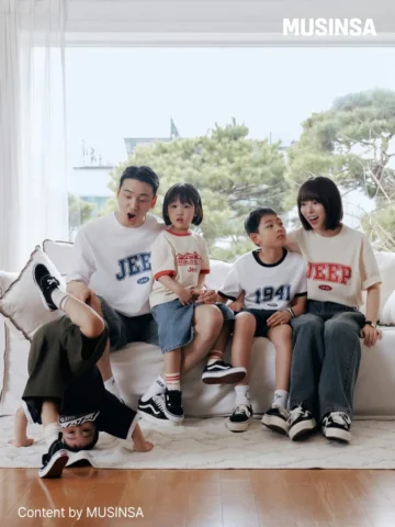 가족사진 몇 년째 미뤘는데 지프 덕분에 아주 고퀄로 남겼어요. 옷도 사진도 느좋..지프 땡큐❣️ @jeep_follow