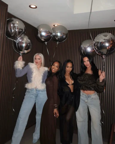 I love my girls 🫶🏼 HAPPY BIRTHDAY BEAUTIES! 
Outfit: @fashionnova