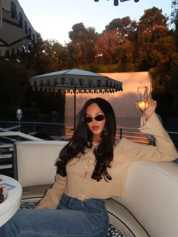 🥂 
Outfit: @fashionnova