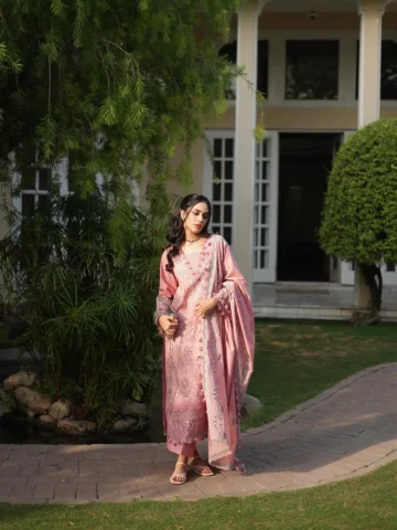 Putting together my Eid look with @sapphirepakistan Unstitched Eid II collection