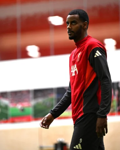 The rehab continues for @alex_isak 💪📸