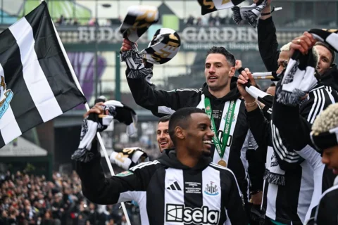 What a memorable day! Love you all! 🖤🤍 @nufc