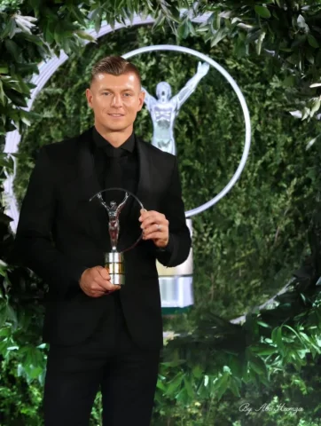 Great honor @laureussport 🙏🏼