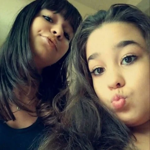 Feliz aniversário minha irmã💜Eu te amo e te admiro muito minha foguetinha🎉🎊De