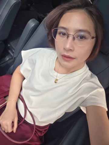 Life lately ❤️
Class, meeting, chilling, new project coming, wedding.