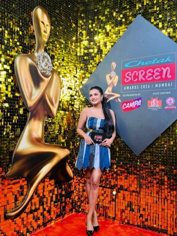 A little starstruck, a lot grateful ✨
.
.
Makeup : @nigarmakeover 
Outfit : DIY
