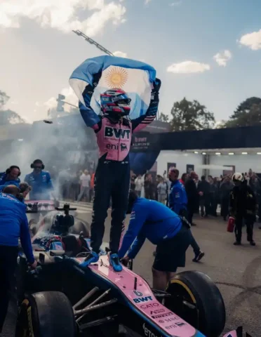 DE LOS MEJORES DÍAS DE MI VIDA manejar un f1 en casa fue algo épicooooooooo que 