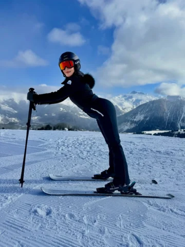 The mountains called, and obviously I showed up in style 🎿

Wearing @mysundaysk