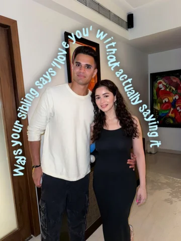 👫🏽🎀