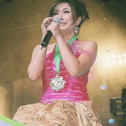 Simula pagkabata, pinangarap ko nang maging isang ABS-CBN artist. This became a 