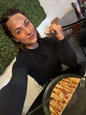 Life in tiny bits📸🥞🍃 

1. Pannenkoek met kaas & spek- favorite Dutch treat!
2