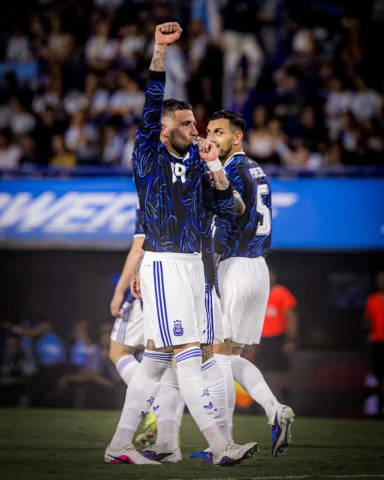 Orgulloso de mi país y de esta Seleccion 
Se termina un capítulo de mi carrera c