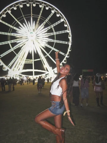 Coachella day 2!! 📸✨ @revice_denim