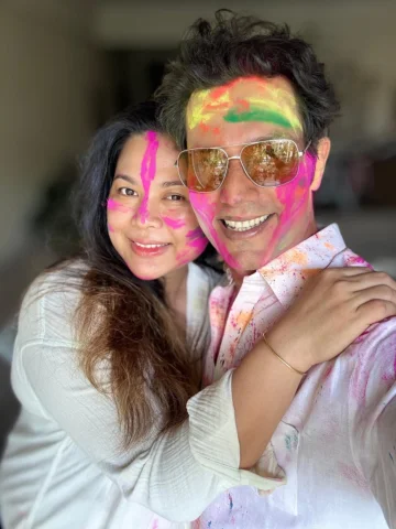 Grateful for these colours, these smiles, and this family. #HappyHoli 🌈

@linla