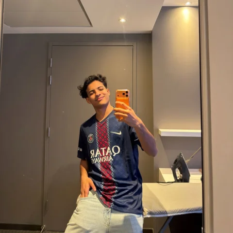 BARIZZ WAS SPECIAL 😵‍💫✨🇫🇷
ina tsswira 3jbatkoum ?

#bahae_sanari