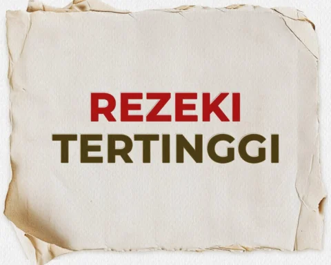 Bukan uang.

Ternyata rezeki tertinggi itu:
- Bukan uang. 
- Bukan harta. 
- Buk