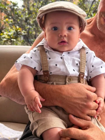 Mi gordito de amor @elmonopernia 
gracias @soycheryl por el outfit ❤️🧸