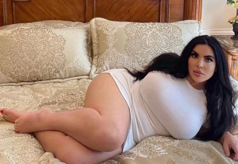 Sweet dreams 
•
•
•
•
•
#curvygirl #curves #plussize #explorepage✨ #italiangirl