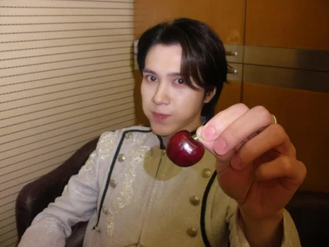 HAPPY NEW YEAR!!!!!!!!!!!! Hope everyone can be 身體健康 發財順利 which means ~~~~~~ be 