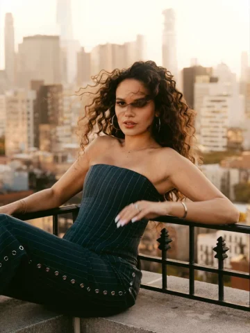 Meet you here at sunset 🌞 @madisonpettis