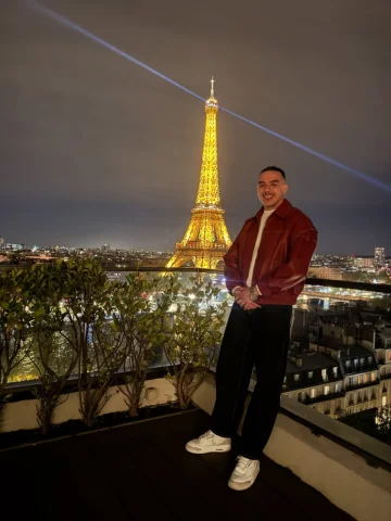 👋🇫🇷🗼