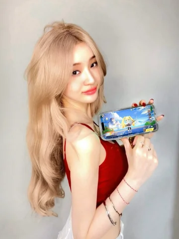 ALOO SEMUAA😋💕 

Buat klian yang ngaku2 legend tapi cupu = Buruan login!! karna