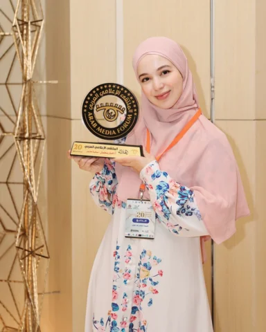 تشرفت بالمشاركة كمتحدثة في الدورة العشرين من الملتقى الإعلامي العربي في دولة الك