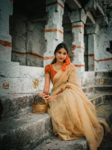 శ్రీరామ నవమి✨❤️

📸: @aravind.marka 
Saree: @elegancebotiq 
Stylist: @lakshman_m