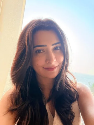 When the sun touches gently,
a quiet smile finds its way. ☀️🧿

#radhikapandit #